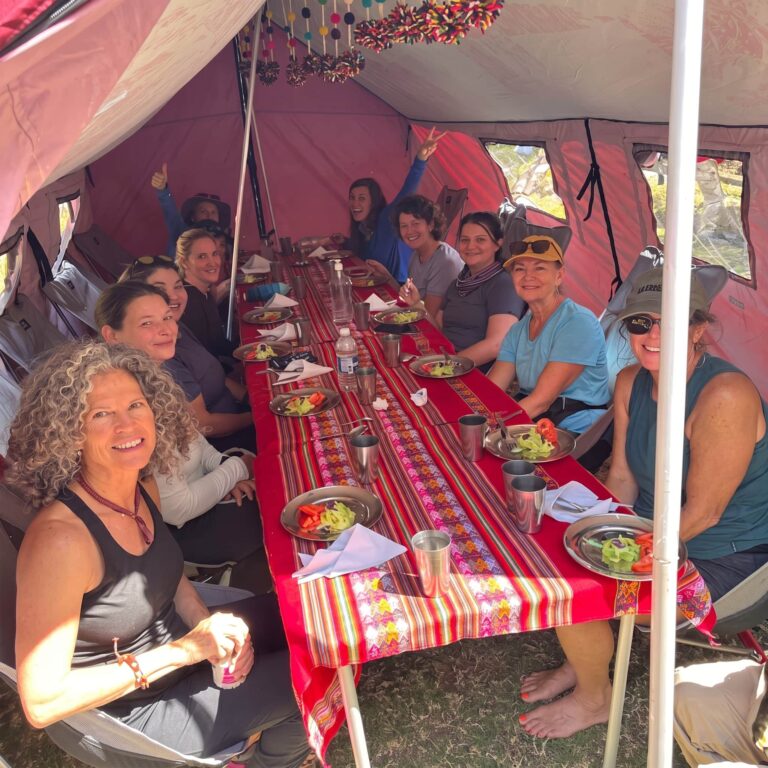 Qué Llevar en tu Mochila para el Camino Inca: Lista de Equipaje Esencial Paso a Paso